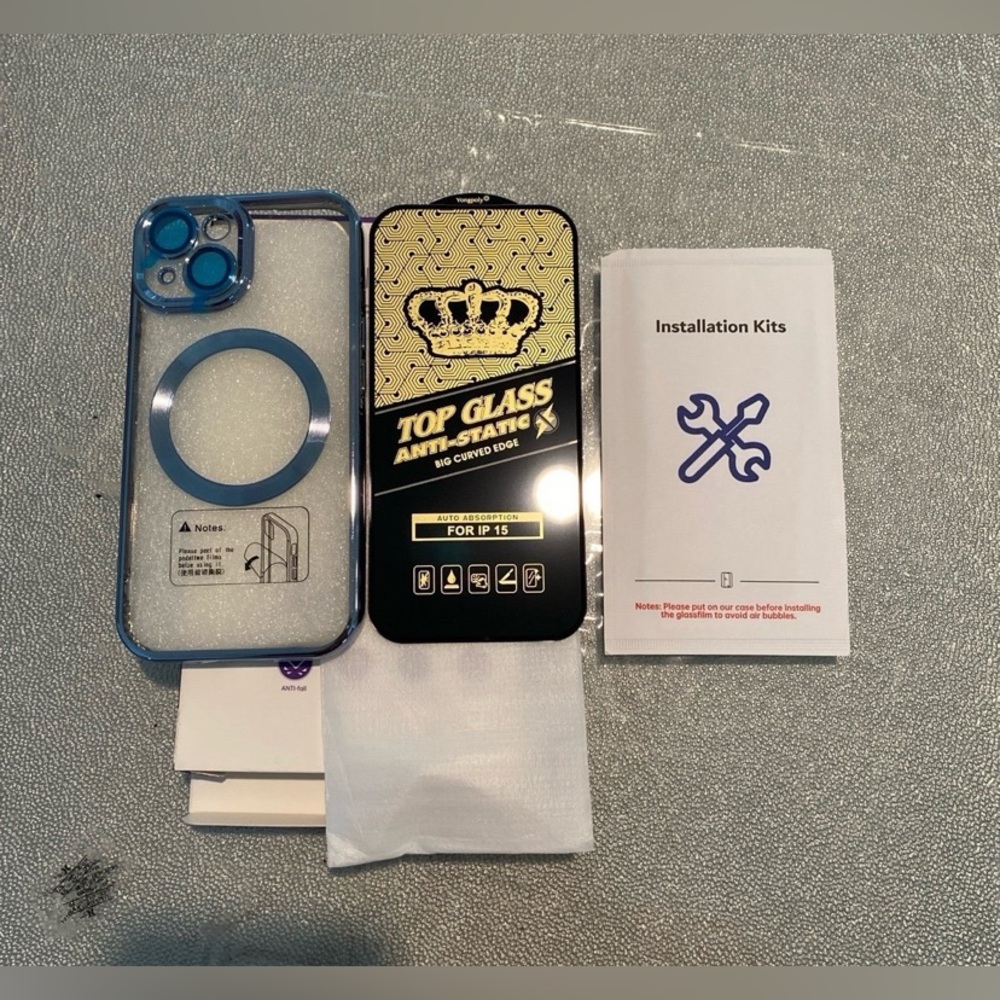 The iPhone 15 case and screen protector bundle